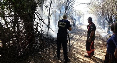 Çöpleri yakmak isterken meyve bahçelerini küle çevirdi