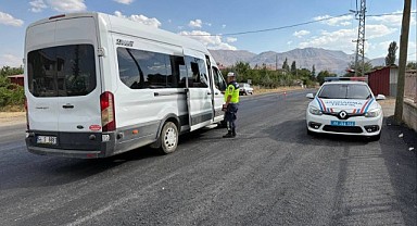 Doğanşehir İlçe Jandarma Ekiplerinden Okul Servislerine Sıkı Denetim