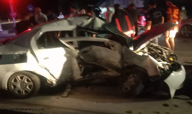 Malatya'da iki otomobil çarpıştı: 3 yaralı