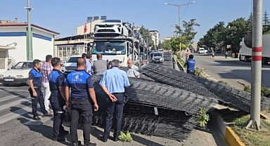 Malatya'da kontrolden çıkarak karşı şeride geçen araç korkuttu