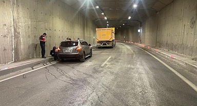 Otomobil ile kamyon çarpıştı: 2 yaralı