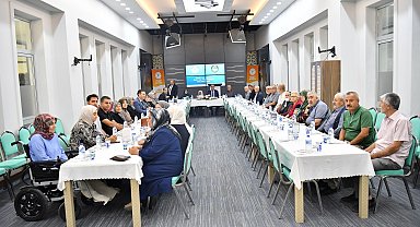 Yeşilyurt Belediyesi'nden ihtiyaç sahibi yaşlılara tansiyon aleti desteği