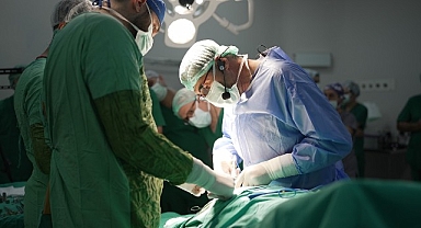 14 başarılı ameliyat canlı olarak gerçekleştirildi
