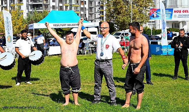 20. Uluslararası Turgut Özal Karakucak Güreşleri görkemli başladı