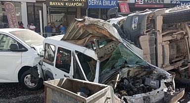 Freni patlayan hafriyat kamyonu ortalığı savaş alanına çevirdi: 5 Yaralı