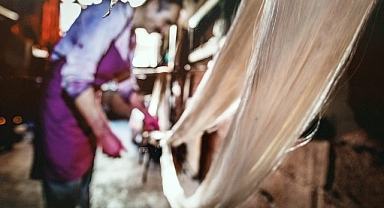 Kutnu Kumaş sergisi ziyaretçilerini Osmanlı modasına götürüyor