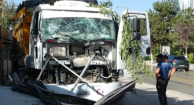 Malatya'da kontrolden çıkan hafriyat kamyonu iş yerlerine daldı
