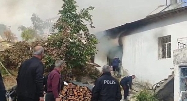 Malatya'da korkutan ev yangını