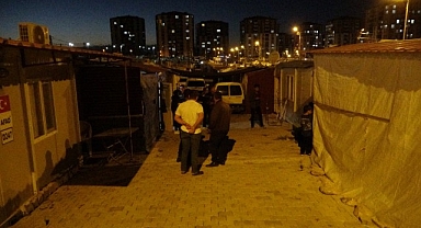 Tuvalette silahlı saldırıya uğradı