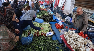 Vatandaş pahalı bulsa da almaktan vazgeçemiyor