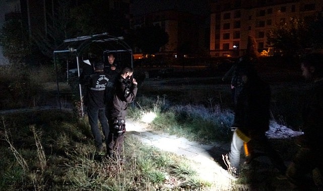 Hırsızlık zanlıları kaçarken silahla işçiyi yaraladı