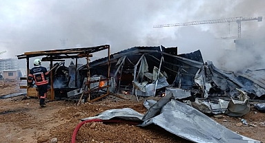 Malatya'da inşaat işçilerinin kaldığı şantiyede yangın