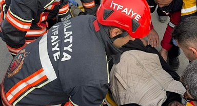 Malatya'da kamyonet ile kamyon çarpıştı: 1 yaralı