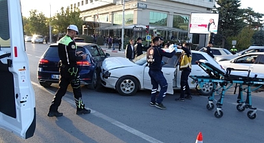 Malatya iki otomobil çarpıştı: 1 yaralı