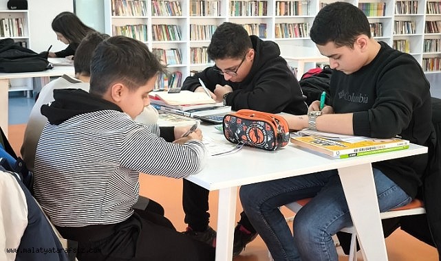 Çilesiz Kütüphanesi gençlerin buluşma noktası oldu