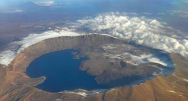 Dünyanın ikinci büyük krateri havadan böyle görüntülendi