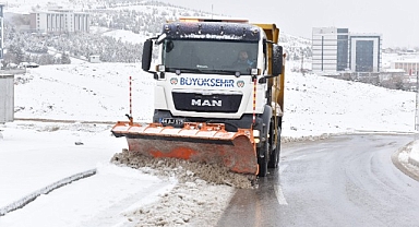 Malatya Büyükşehir Belediyesi'nden yoğun kar mesaisi