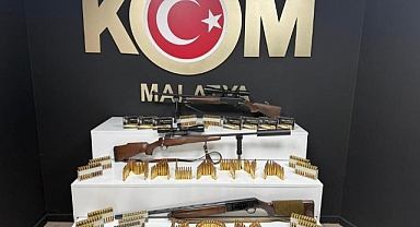 Malatya'da ruhsatsız silah operasyonu: 2 gözaltı
