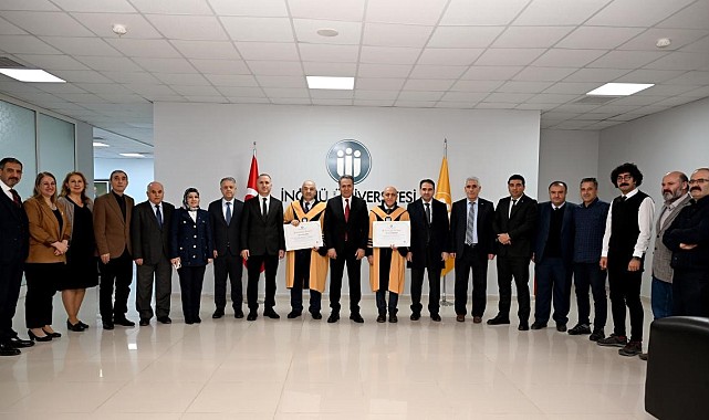 Unvanda yükselen akademisyenlere cübbeleri giydirildi