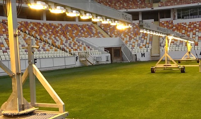 Yeni Malatyaspor'dan geriye kusursuz stat zemini kaldı