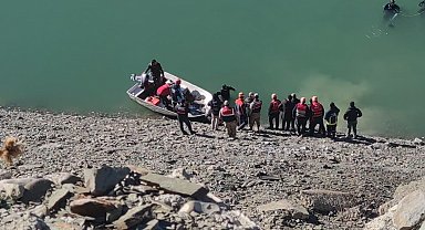 Zernek Barajı'na araç uçtu: 2 ölü