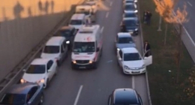 Fermuar sistemiyle ambulansa yol açtılar