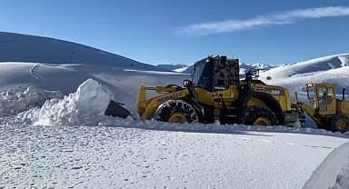 Malatya Belediyesinin karla mücadele çalışmaları devam ediyor