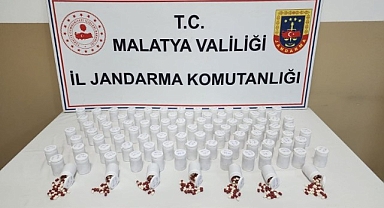 Malatya'da 5 bin 561 adet sentetik ecza hap ele geçirildi