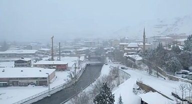 Malatya'da kar yağışı etkisini arttırdı