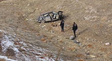 Malatya'da lastiği patlayan otomobil şarampole uçtu: 1 ölü, 2 yaralı