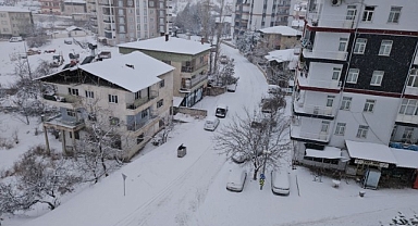 Malatya kırsalında kar kalınlığı 30 santimetreyi buldu