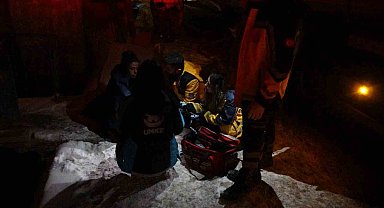 Malatya'da müstakil evde yangın: Mahsur kalan kadın kurtarıldı