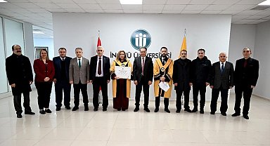 Rektör Akpolat unvanda yükselen akademisyenlere cübbelerini giydirdi