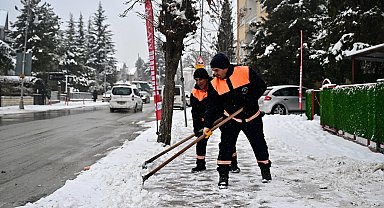 Yeşilyurt Belediyesi karla mücadele ekiplerinden kesintisiz hizmet