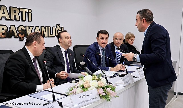 Bakan Kacır'a Akçadağ'ın Küçük Sanayi Sitesi projesi sunuldu