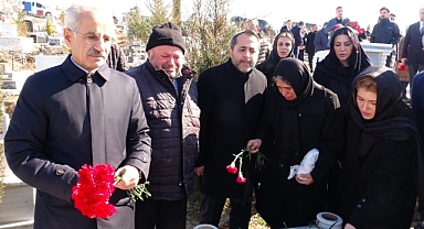 Bakan Uraloğlu Malatya'da deprem şehitliğini ziyaret etti