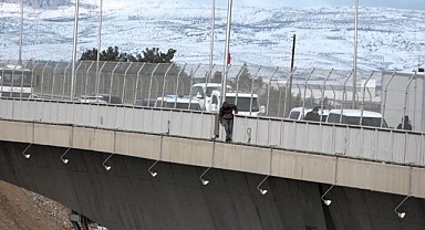 Beylerderesi Viyadüğüne Çıkan Genç Saatler Sonra İkna Edilebildi