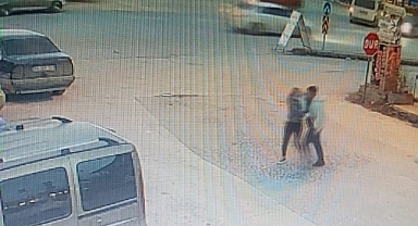 Birlikte yaşadığı kadını silahla tehdit eden şahıs gözaltına alındı