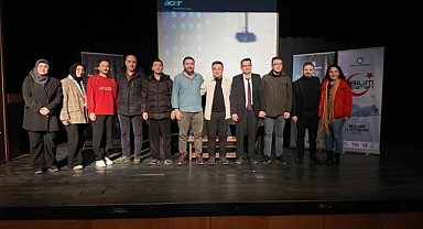 Depremde medyanın sorumluluğu Bilim Kafe'de konuşuldu