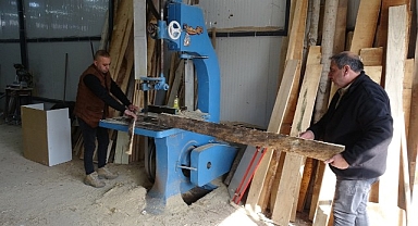 Depremin ayırdığı Cömert ailesi hayata tutunmaya çalışıyor