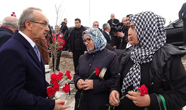 Malatya'da depremde hayatını kaybedenler anıldı