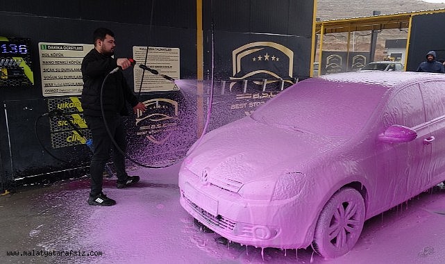 Malatya'da oto yıkamaya renk geldi