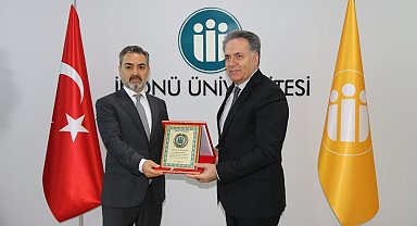 TÜBA-TESEP Ödüllü Prof. Dr. Orhan Yazıcı'ya plaket takdim edildi