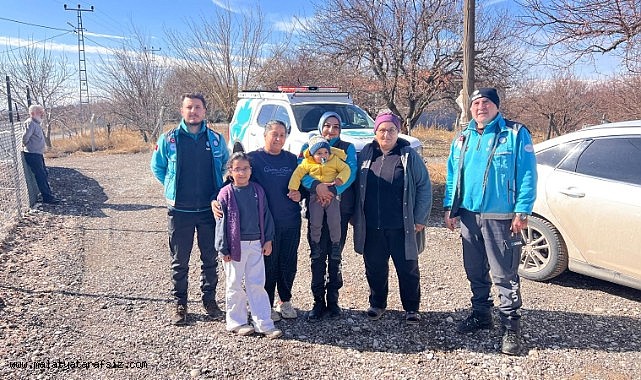 UMKE ekipleri enkazdan kurtardıkları depremzede aileyle 3 yıl sonra buluştu