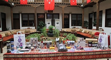 Yaklaşık 200 yıllık han, zamana direniyor