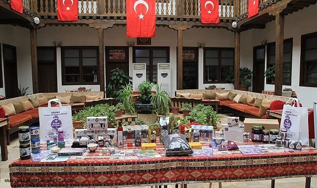 Yaklaşık 200 yıllık han, zamana direniyor