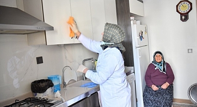 Yeşilyurt'ta büyükler baş tacı olmaya devam ediyor