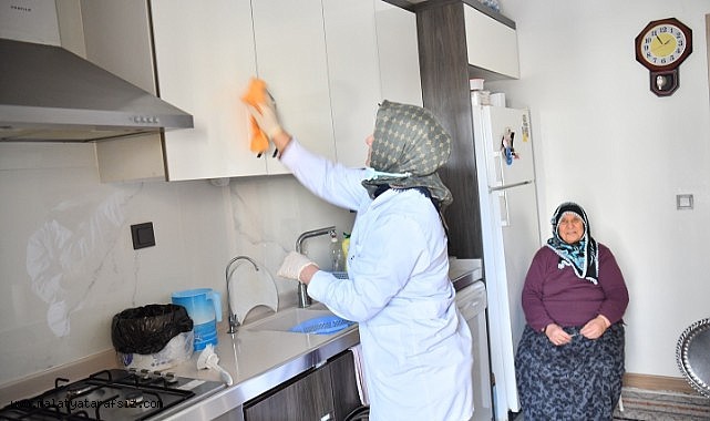 Yeşilyurt'ta büyükler baş tacı olmaya devam ediyor