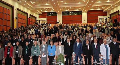 "Yoğun Bakım Hemşireliğinde Güncel Yaklaşımlar" sempozyumu düzenlendi