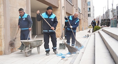 Akpınar Çarşısı'nda temizlik çalışmaları başladı